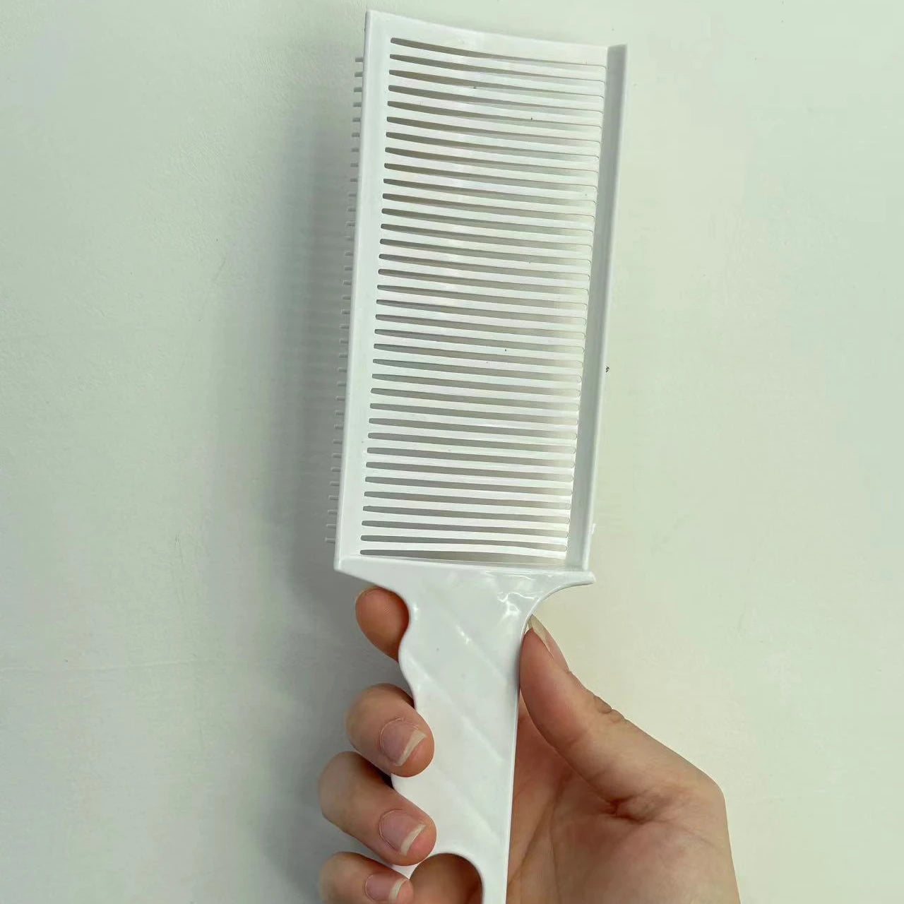 1pc Hair cutting aids Plastic Flat head push Trimming comb Men's trimming Design major Flat comb Dedicated to hair salons